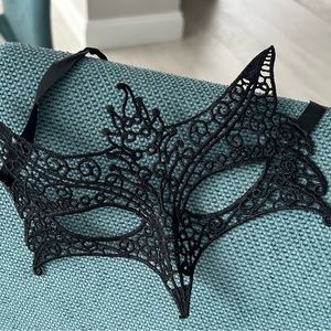 🎃Trio of pretty lacy masks